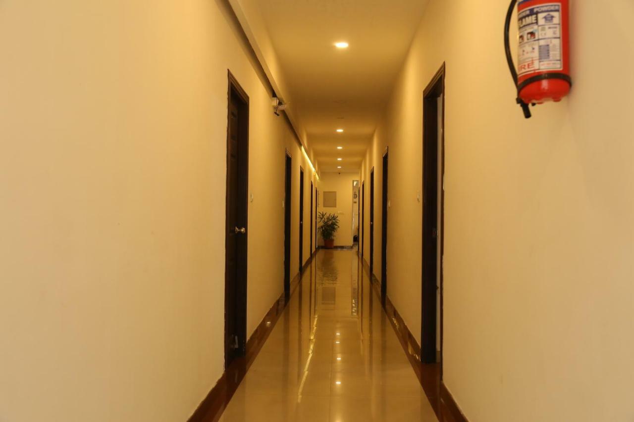 Kodavath Regency Alwaye ภายนอก รูปภาพ