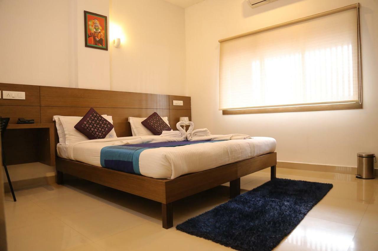 Kodavath Regency Alwaye ภายนอก รูปภาพ