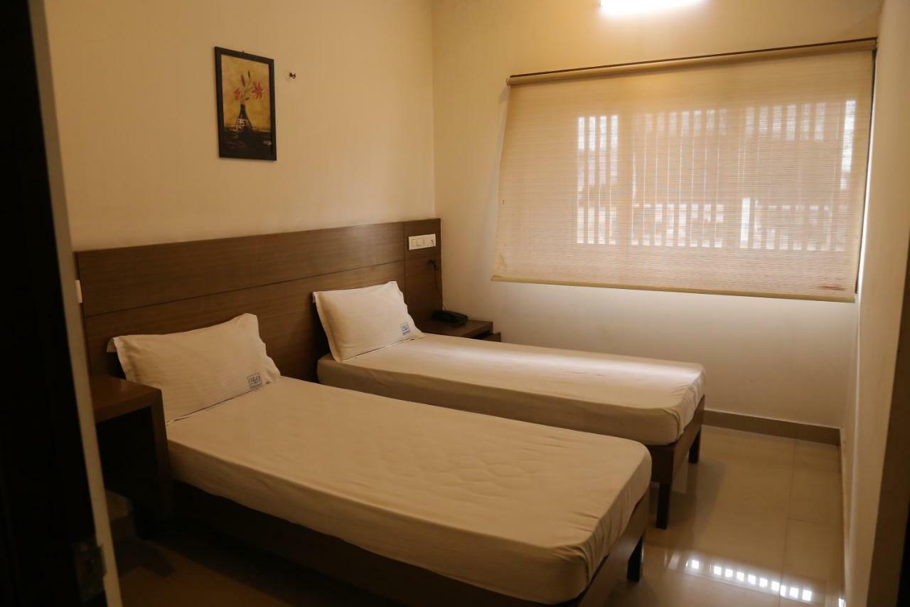 Kodavath Regency Alwaye ภายนอก รูปภาพ